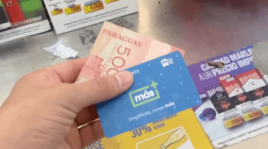 Loading a más bus card in Paraguay