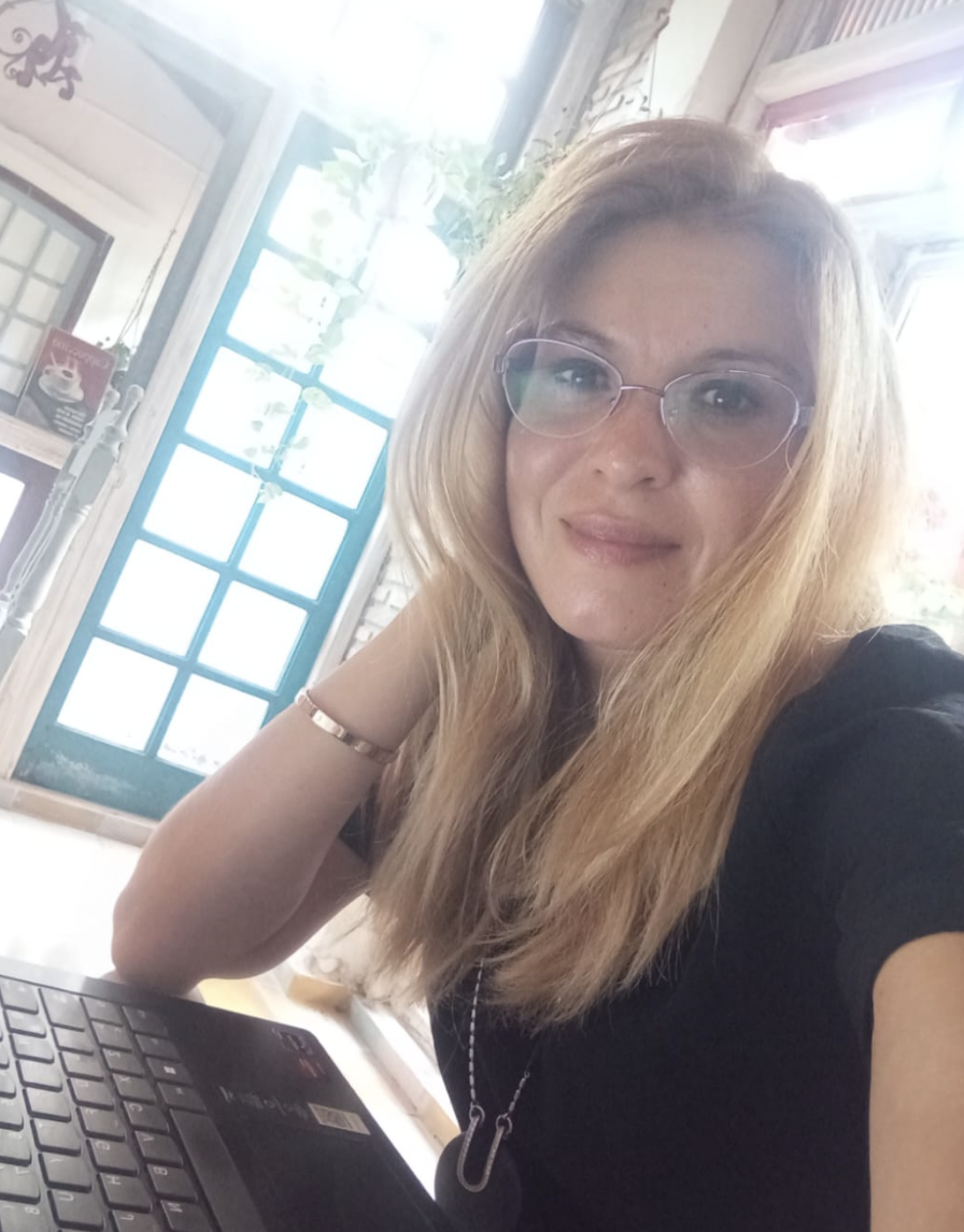 Manelle - Recruiter in Paraguay